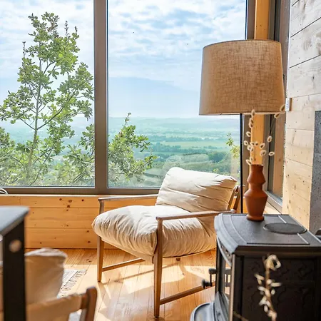 Отель Les Coteaux - & Experiences