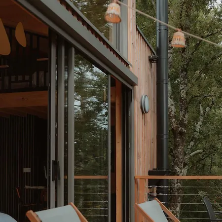 Les Coteaux - & Experiences