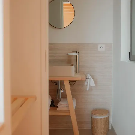 Les Coteaux - & Experiences