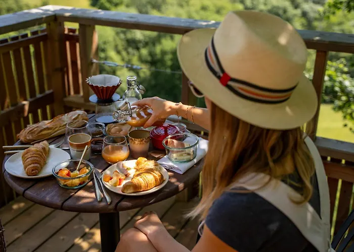 Les Coteaux - & Experiences فندق