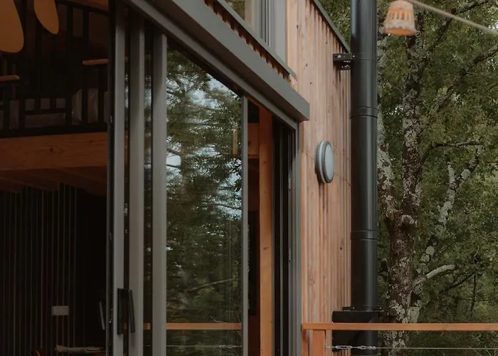 Les Coteaux - & Experiences